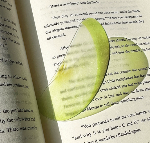 Fruit bookmark - Green apple at Kleines Glück in Magdeburg