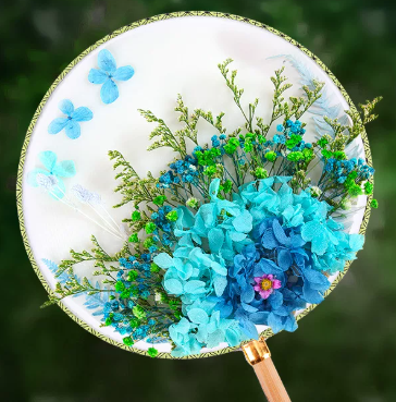 DIY-Sets Handfächer mit Trockenblumen Detail 1 bei Kleines Glück in Magdeburg