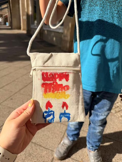 Halloween shoulder bag with candles