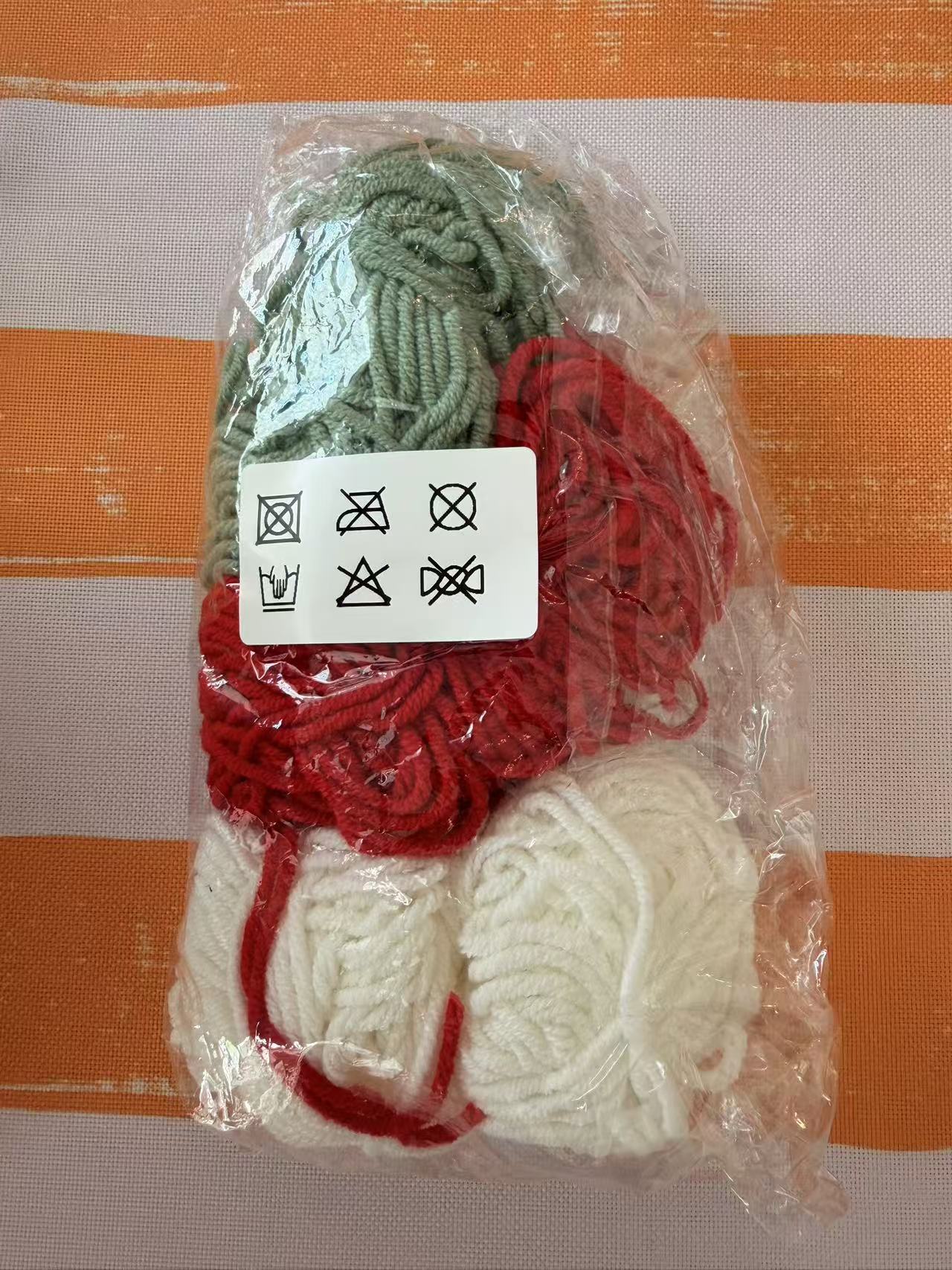DIY-Sets Haustier-Schal DIY-Set · Kirschchen Detail 1 bei Kleines Glück in Magdeburg