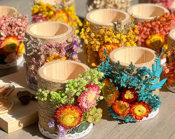 Preserved-flower pen holder DIY at Kleines Glück in Magdeburg